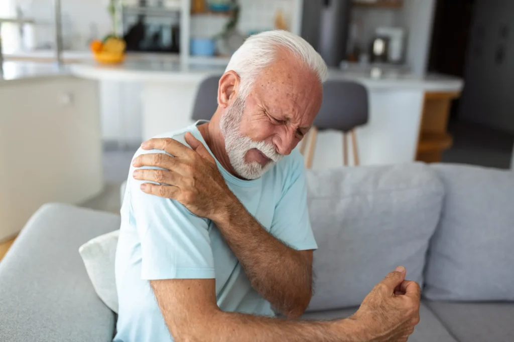 Patient dealing with Shoulder Impingement Syndrome